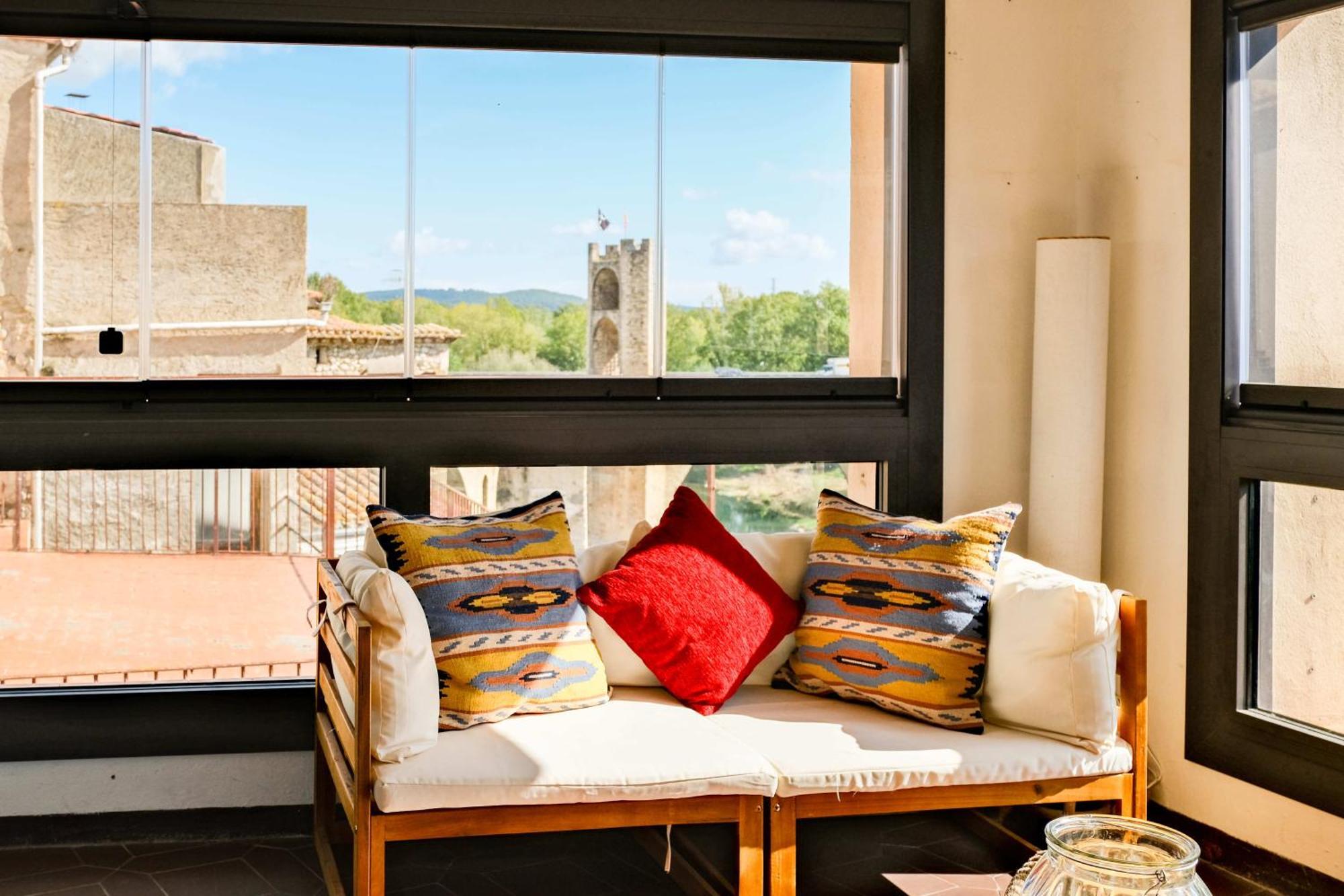 10 Del Pont Alojamiento Con Vistas Panoramicas Besalu Exterior photo