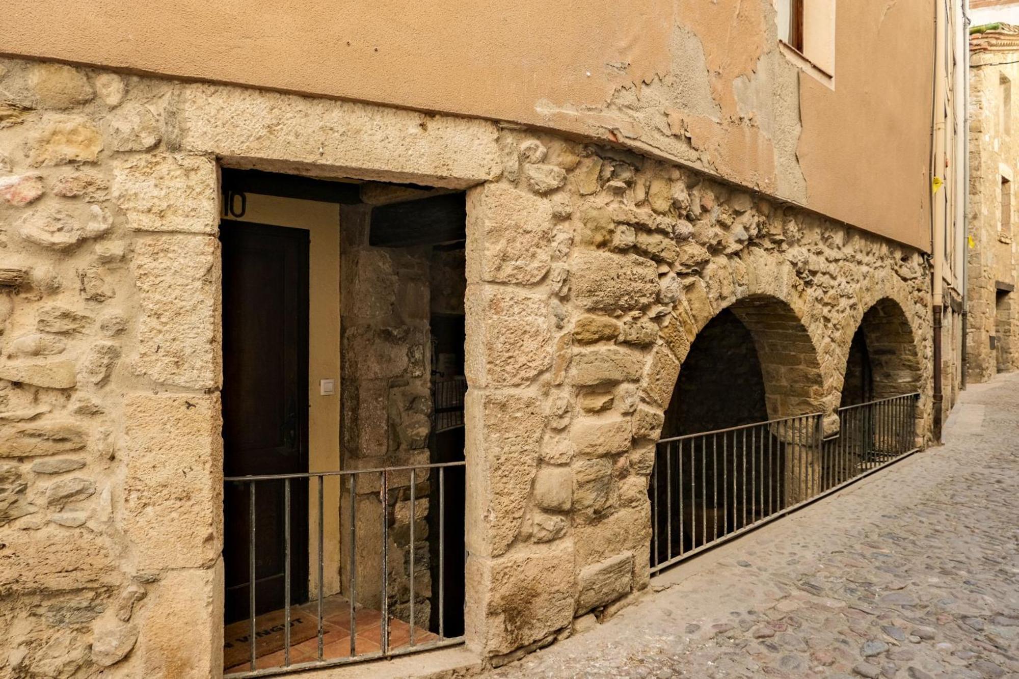 10 Del Pont Alojamiento Con Vistas Panoramicas Besalu Exterior photo