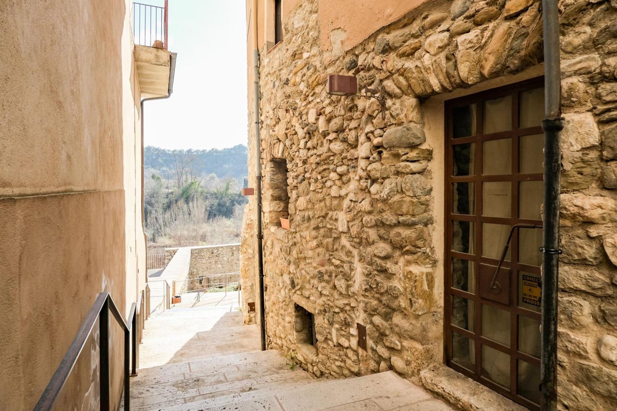 10 Del Pont Alojamiento Con Vistas Panoramicas Besalu Exterior photo